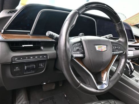 Used 2024 Cadillac Escalade ESV Premium Luxury Platinum AWD/4WD image 16