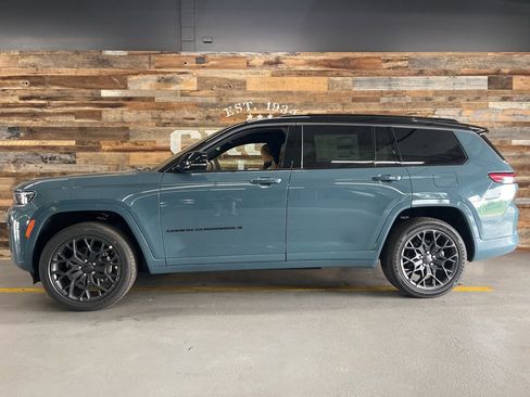 New 2026 Jeep Grand Cherokee L Summit w/ Obsidian Package AWD/4WD image 42