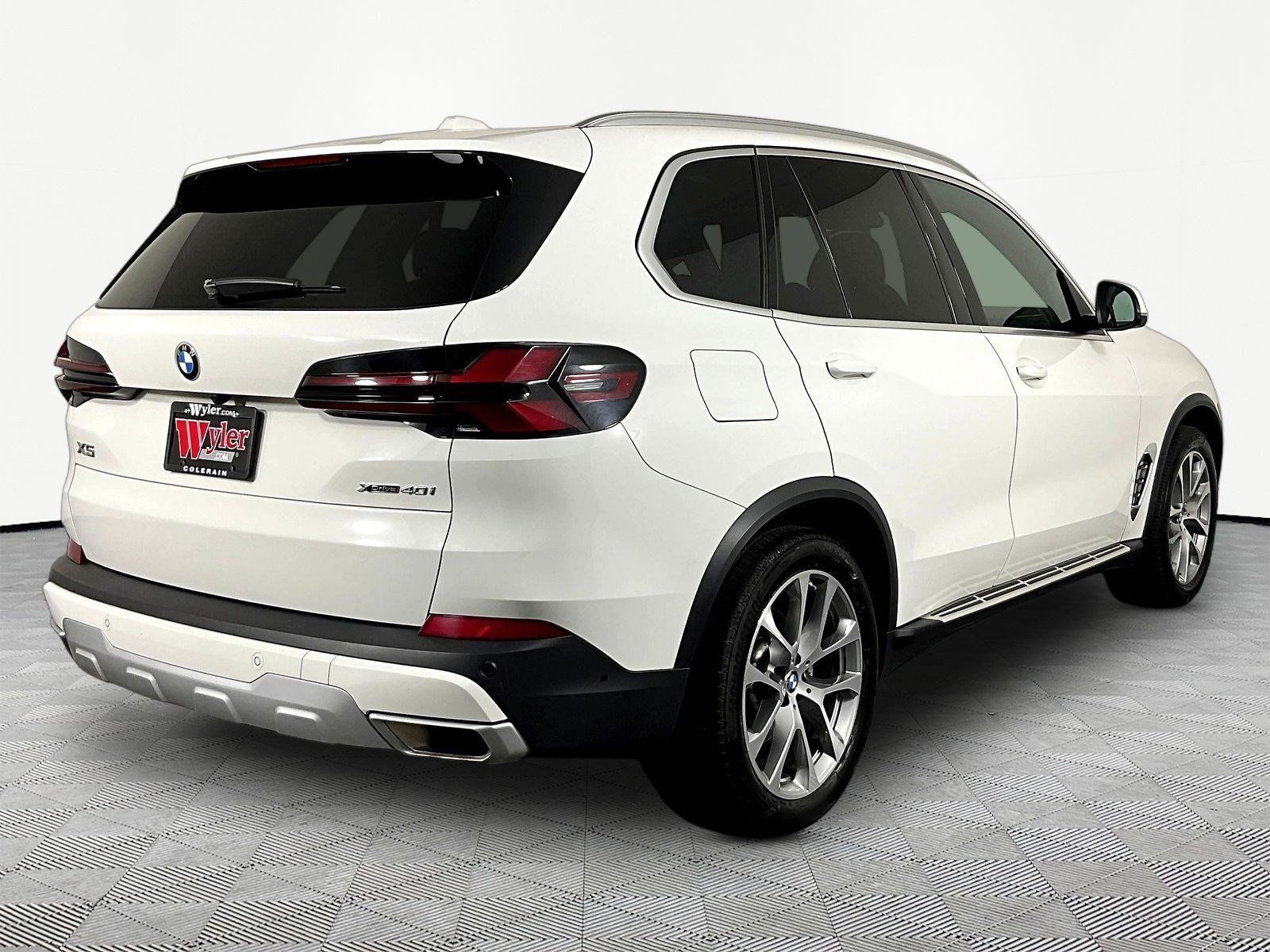 Used 2026 BMW X5 xDrive40i AWD/4WD image 6