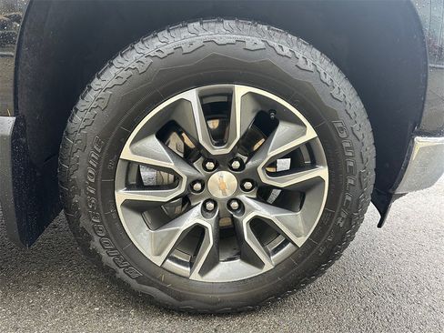 Used 2024 Chevrolet Silverado 1500 LT image 9
