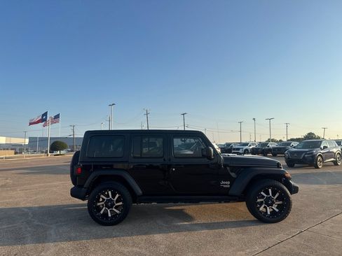 Used 2019 Jeep Wrangler Unlimited Sport S AWD/4WD image 21