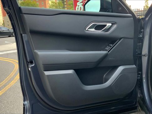 Used 2026 Land Rover Range Rover Velar S image 21