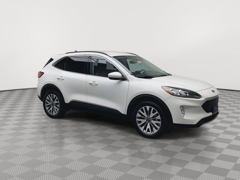 Certified 2022 Ford Escape Titanium AWD/4WD image 41