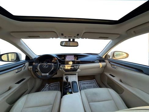 Used 2014 Lexus ES 350 w/ Luxury Package image 21