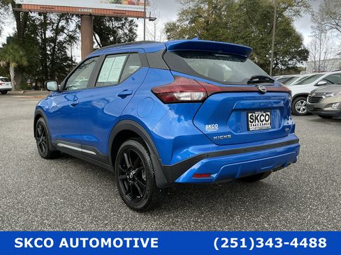 Used 2022 Nissan Kicks SR image 3
