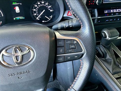 Used 2021 Toyota Sienna XSE w/ XSE Plus Package FWD image 8