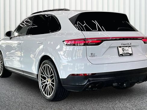 Used 2023 Porsche Cayenne S Platinum AWD/4WD image 4