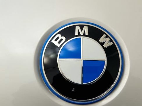 Used 2023 BMW i7 xDrive60 AWD/4WD image 34