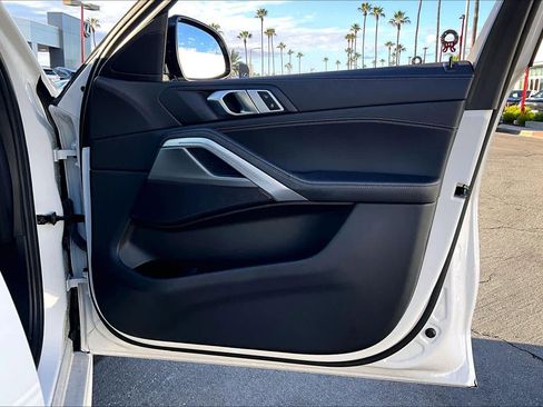 Used 2022 BMW X6 xDrive40i w/ M Sport Package image 22