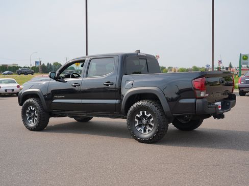 Used 2022 Toyota Tacoma TRD Off-Road AWD/4WD image 5