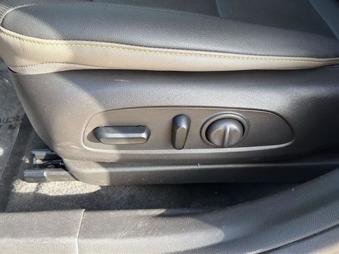 Used 2024 Chevrolet Trax ACTIV w/ Sunroof Package FWD image 19
