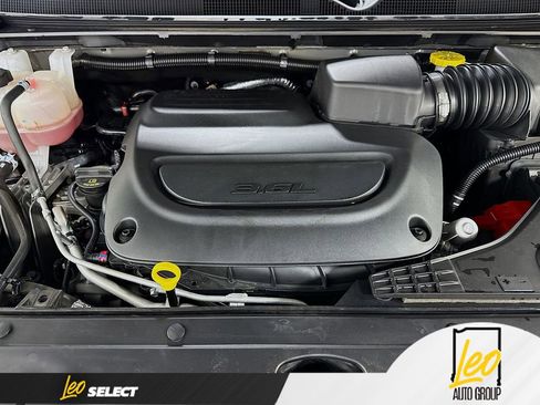 Used 2025 Chrysler Pacifica Select FWD image 33