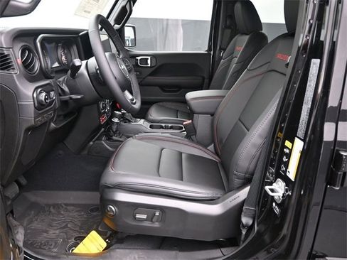 New 2025 Jeep Gladiator Rubicon image 12