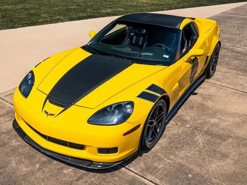 Used 2006 Chevrolet Corvette Z06 w/ Preferred Equipment Group image 17
