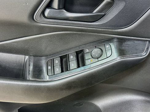 Used 2024 Nissan Rogue S AWD/4WD image 17
