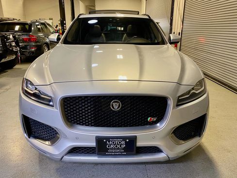 Used 2019 Jaguar F-PACE S image 6