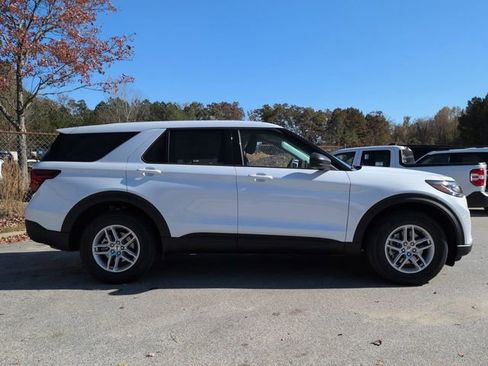 New 2026 Ford Explorer Active image 3
