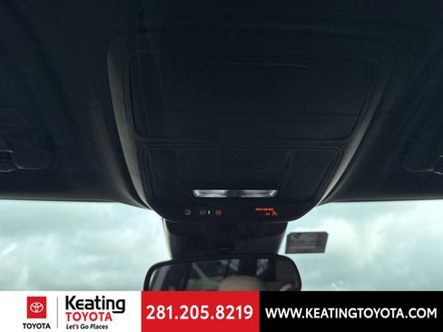 Used 2025 Buick Enclave Preferred w/ Power Package FWD image 22