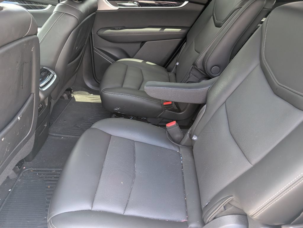 Used 2024 Cadillac XT6 Premium Luxury AWD/4WD image 9
