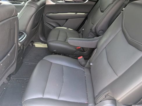 Used 2024 Cadillac XT6 Premium Luxury AWD/4WD image 9