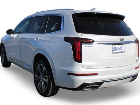 Used 2022 Cadillac XT6 Premium Luxury w/ Technology Package image 7