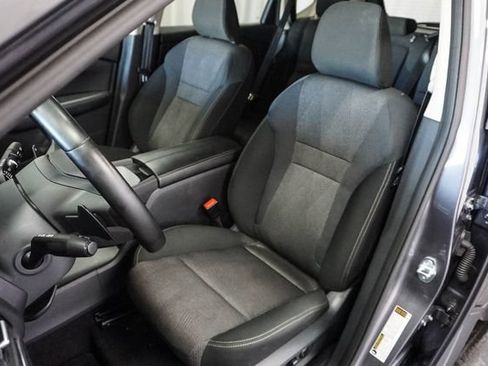 Used 2025 Nissan Rogue SV FWD image 8