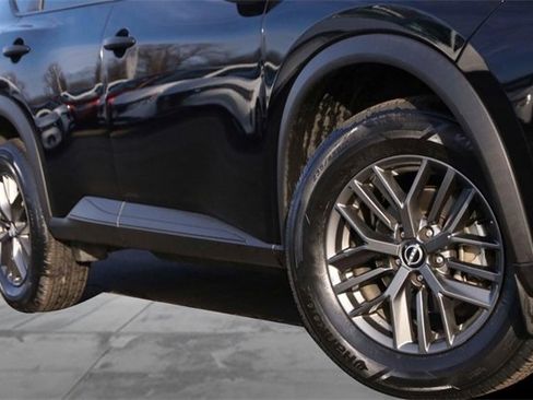 Certified 2023 Nissan Rogue S image 3