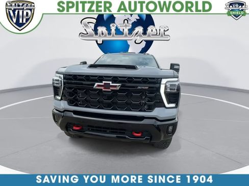 Used 2025 Chevrolet Silverado 2500 ZR2 w/ Technology Package AWD/4WD image 3