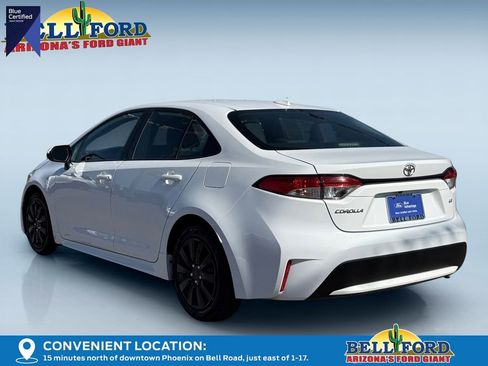 Used 2022 Toyota Corolla LE FWD image 2