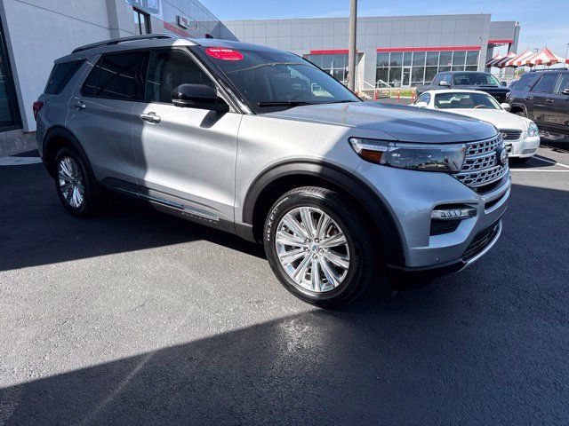 Used 2021 Ford Explorer Limited w/ Equipment Group 301A AWD/4WD image 8