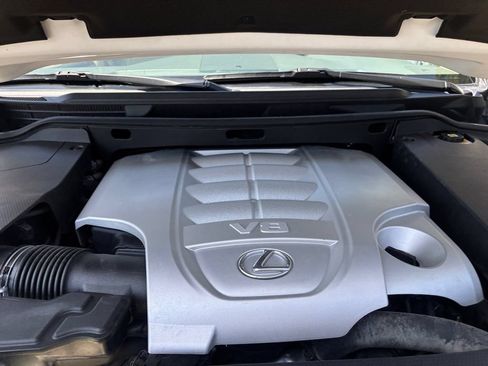 Used 2014 Lexus LX 570 4WD image 18