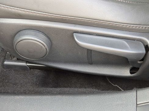 Used 2024 MAZDA MAZDA3 s FWD image 19