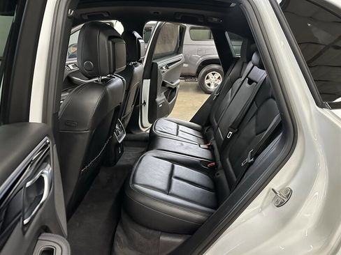 Used 2021 Porsche Macan S image 12