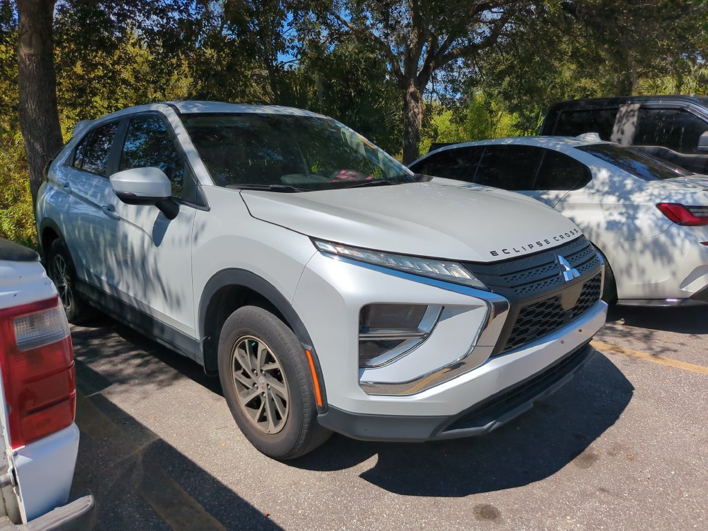 Used 2022 Mitsubishi Eclipse Cross ES AWD/4WD image 2