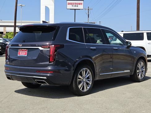 Used 2024 Cadillac XT6 Premium Luxury FWD image 4