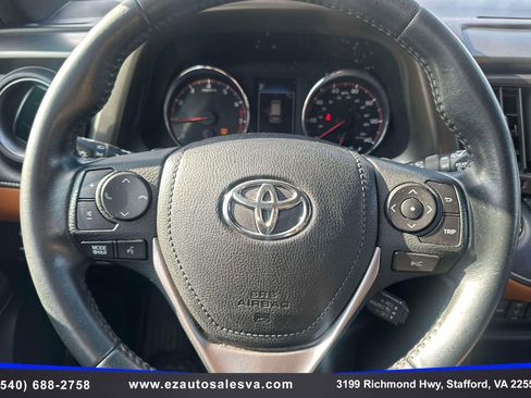 Used 2017 Toyota RAV4 SE image 25