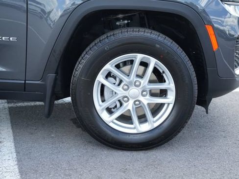New 2026 Jeep Grand Cherokee Laredo w/ Trailer Tow Package AWD/4WD image 46