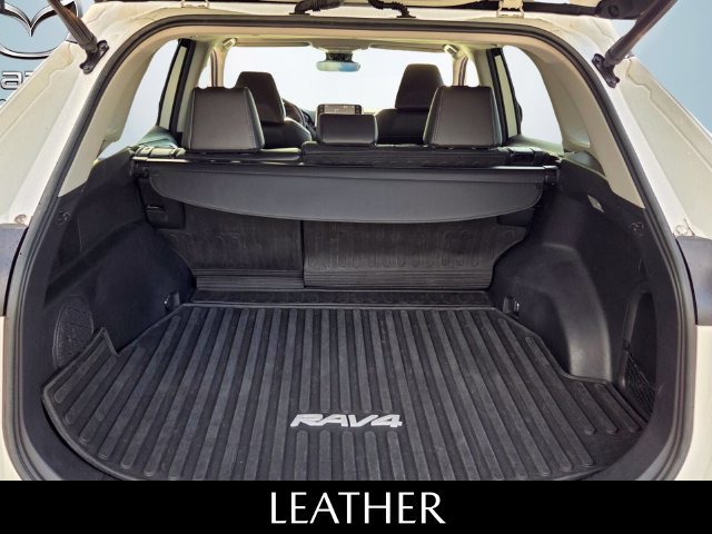 Used 2021 Toyota RAV4 Limited AWD/4WD image 9