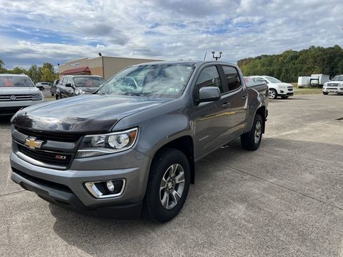 Used 2019 Chevrolet Colorado Z71 image 2