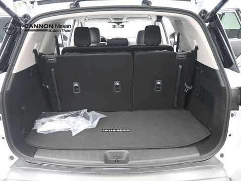 New 2026 Nissan Pathfinder SL FWD image 19