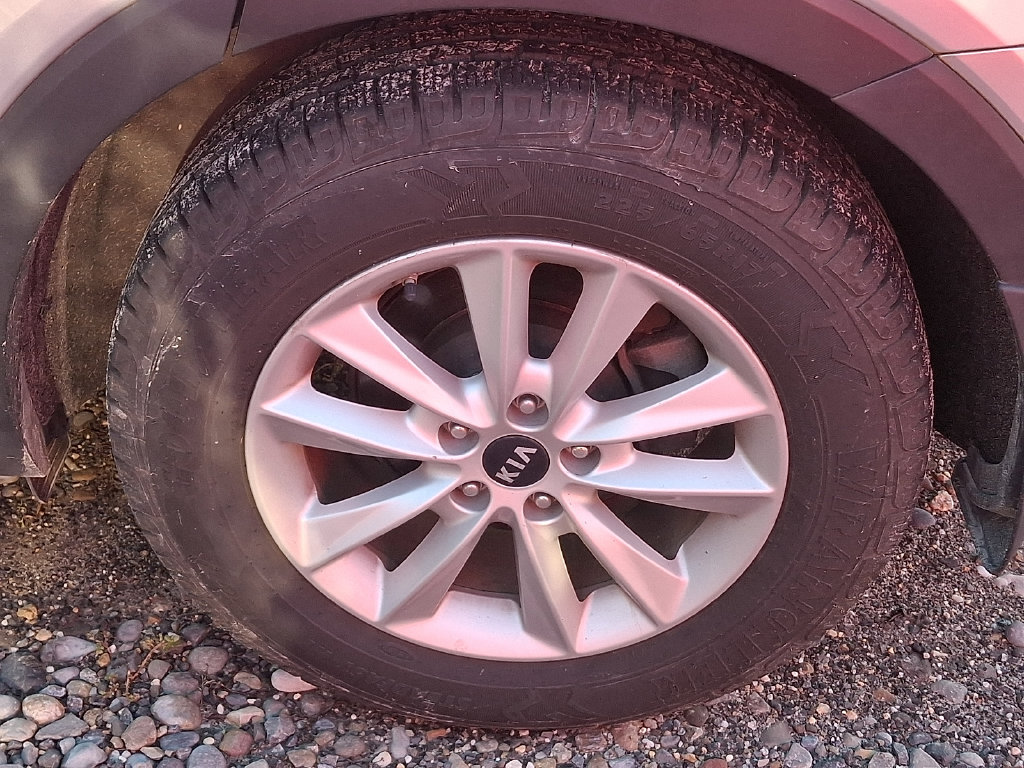 Used 2020 Kia Sorento LX AWD/4WD image 8