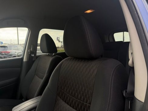 Used 2019 Nissan Rogue S w/ Special Edition Package FWD image 11