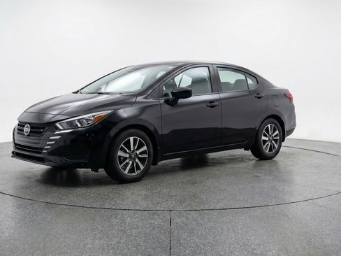 Used 2025 Nissan Versa SV FWD image 3