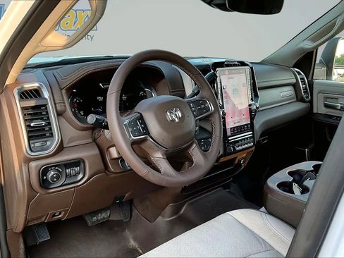 Used 2025 RAM 2500 Laramie w/ Towing Technology Group AWD/4WD image 18