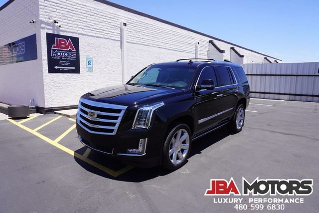 Used 2018 Cadillac Escalade Premium Luxury AWD/4WD image 20