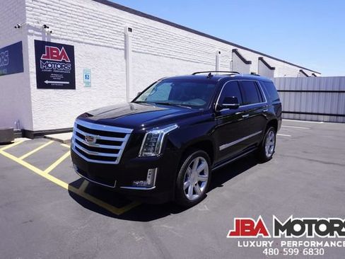 Used 2018 Cadillac Escalade Premium Luxury AWD/4WD image 20