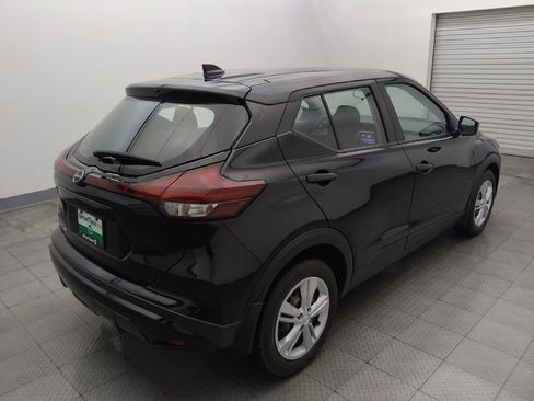 Used 2024 Nissan Kicks S FWD image 9