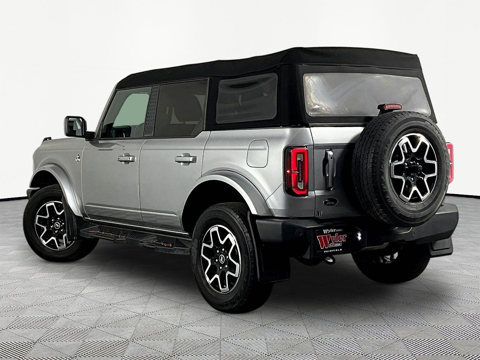 Used 2023 Ford Bronco Outer Banks AWD/4WD image 4