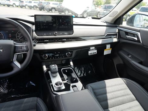 New 2026 Mitsubishi Outlander SE AWD/4WD image 19