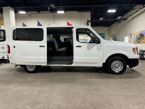 Used 2018 Nissan NV 3500 S RWD image 40